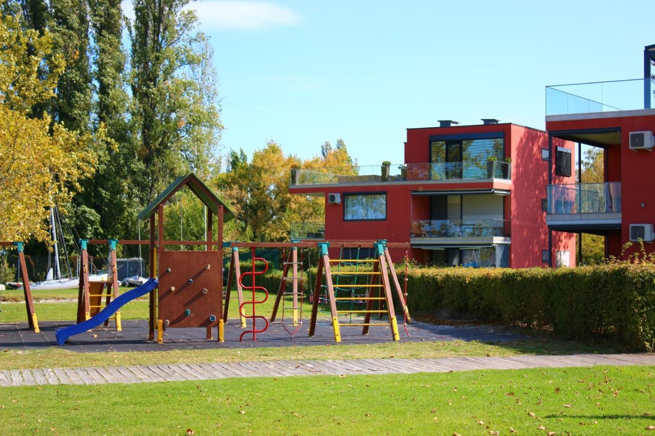 Prime Apartmans Balatonlelle Eksteriør billede