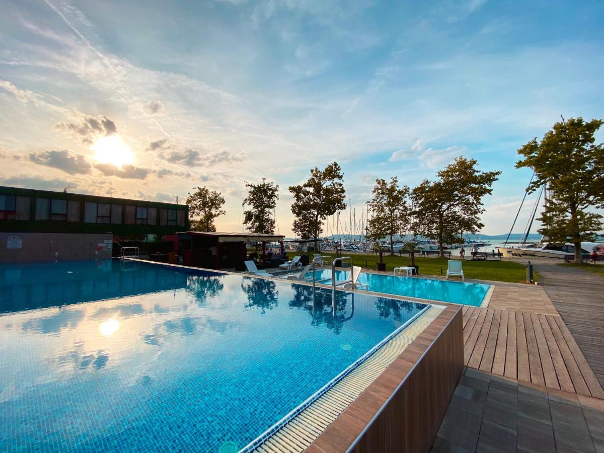 Prime Apartmans Balatonlelle Eksteriør billede